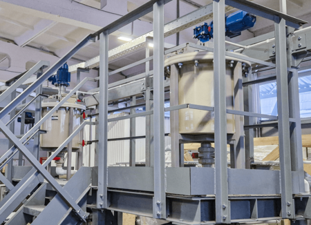 Пилотная установка для переработки измельченного природного сырья